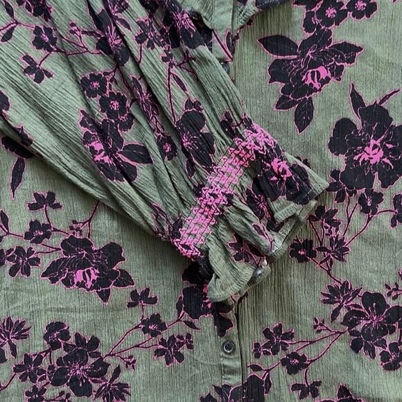 Bobeau Floral Ruffle Button Front Top Size 2X Olive Fuchsia 3/4 Sleeve Smocked - Picture 7 of 7